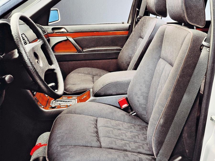 Интерьер Mercedes-Benz 500 SEL (Bm.140.051) 1991 года  (фото 10 из 20)